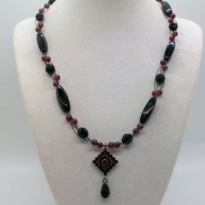 Black & Garnet Red Beaded Pendant Necklace